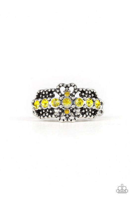 Paparazzi Ring ~ GLOW Your Mind - Yellow