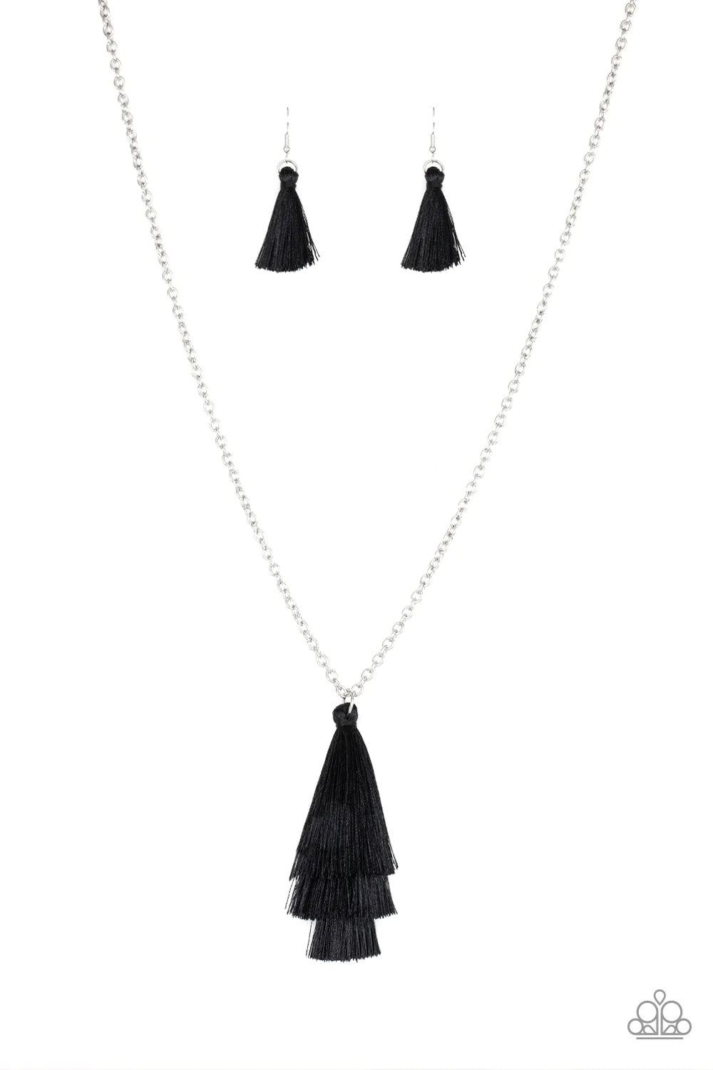 Collar Paparazzi ~ Triple The Tassel - Negro