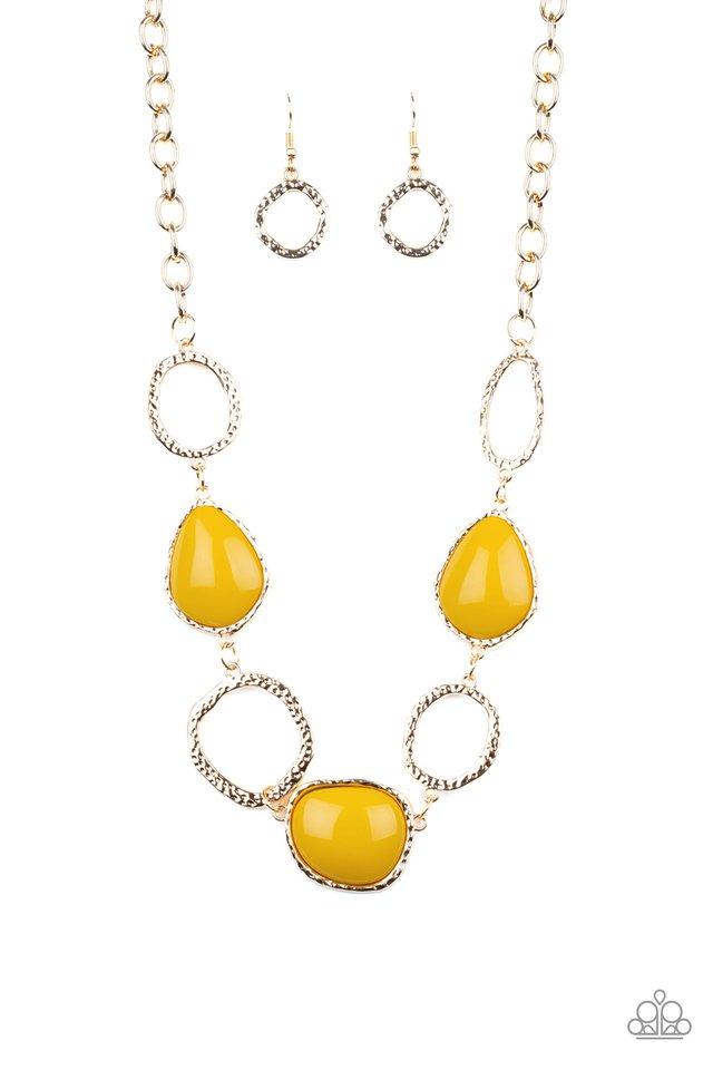 Collar Paparazzi ~ Haute Heirloom - Amarillo