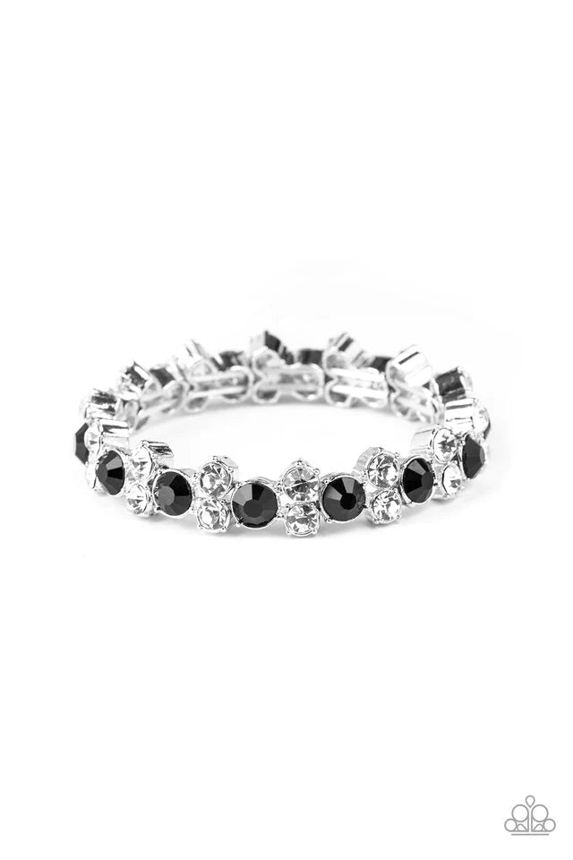 Pulsera Paparazzi ~ Here Comes The BRIBE - Negra