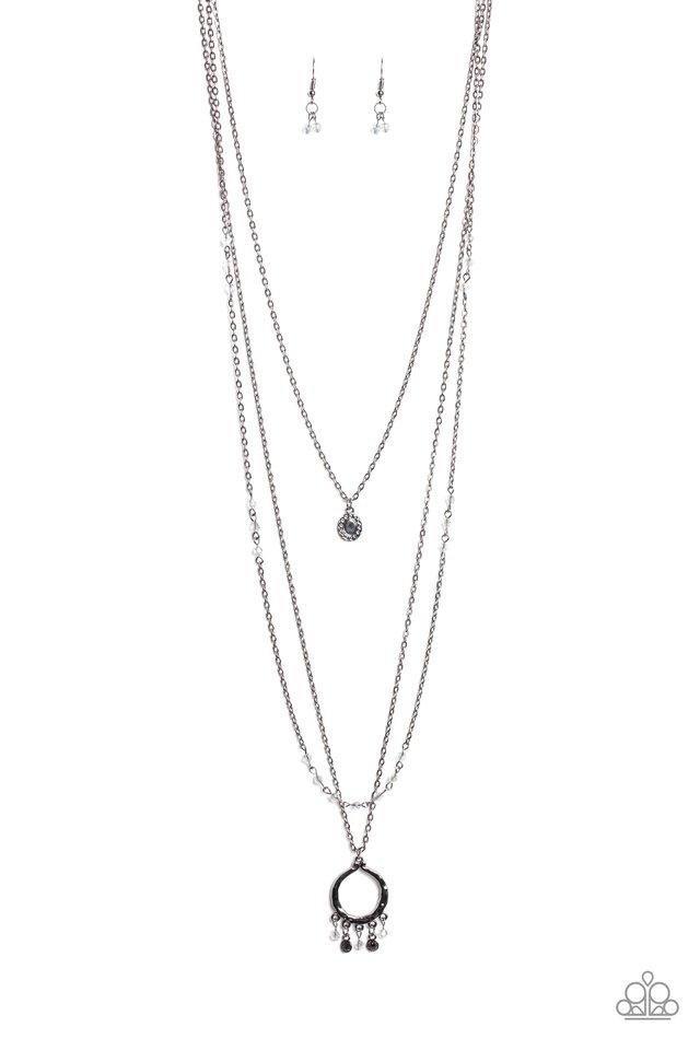 Collar Paparazzi ~ Tesoros y baratijas - Negro