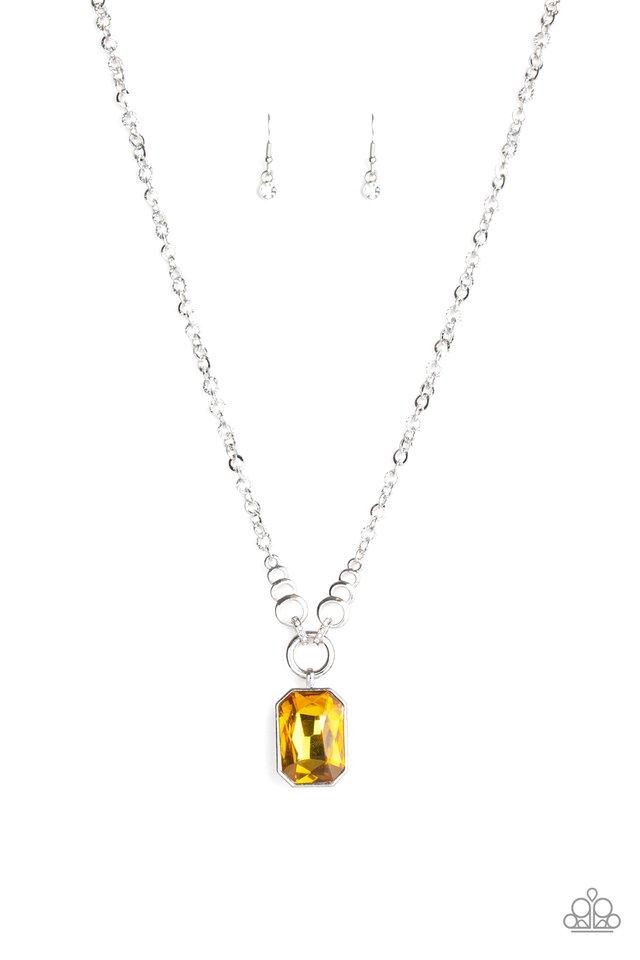 Collar Paparazzi ~ Queen Bling - Amarillo