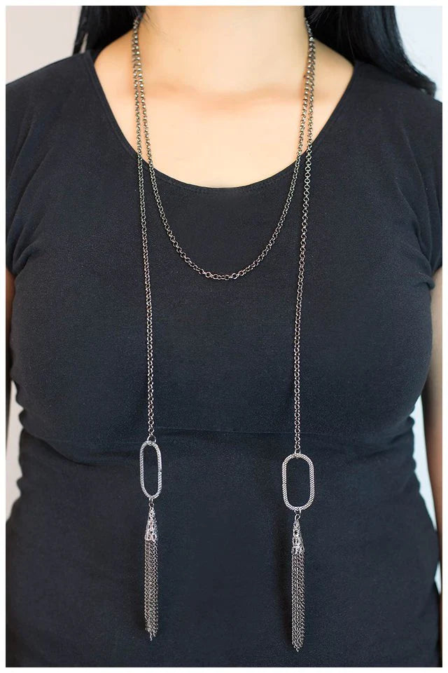 Collar Paparazzi ~ Center Stage - Negro