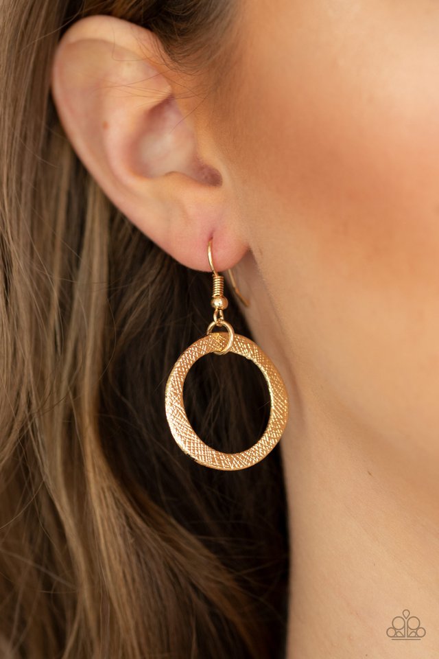 Amped Up Metallics - Gold - Paparazzi Necklace Image