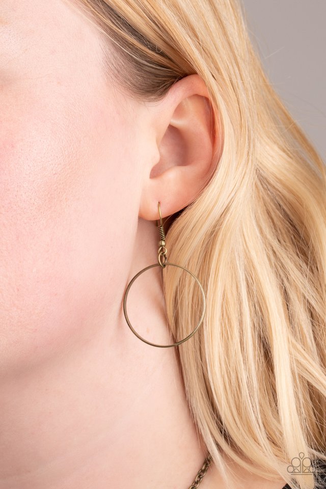 My Ears Are Ringing - Brass - Paparazzi Necklace Image