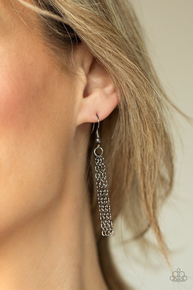 Dizzying Decor - Black - Paparazzi Necklace Image