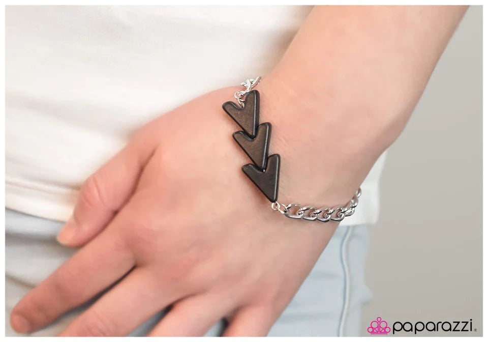 Paparazzi Bracelet ~ Follow Through - Black