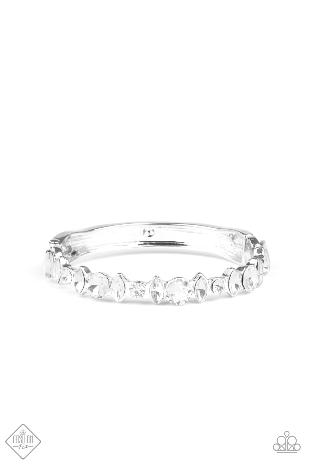 Pulsera Paparazzi ~ BLING para ellos hasta las rodillas - Blanco - Fashion Fix Septiembre 2020