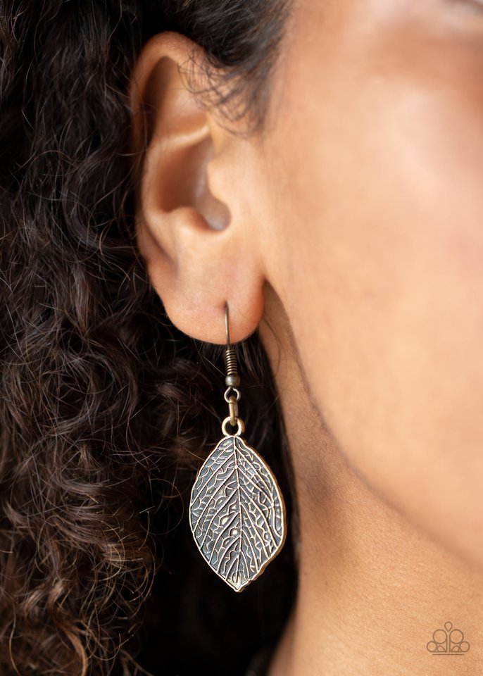 Garden Gatherer - Brass - Paparazzi Necklace Image