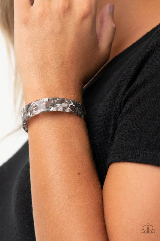 Its Getting HAUTE In Here - Black - Paparazzi Bracelet Image