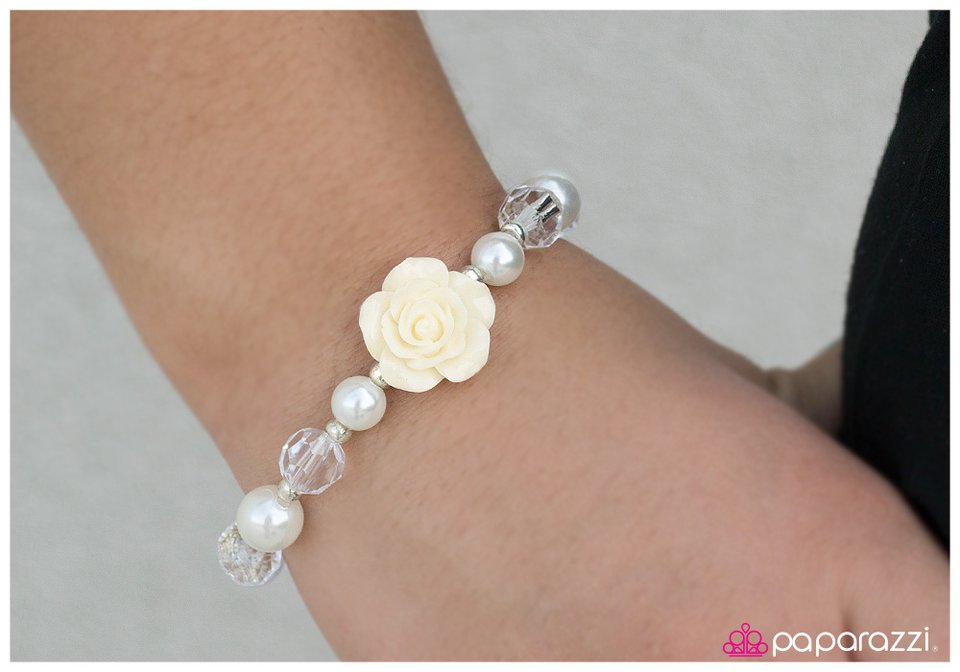 Paparazzi Bracelet ~ The Lucky One - White