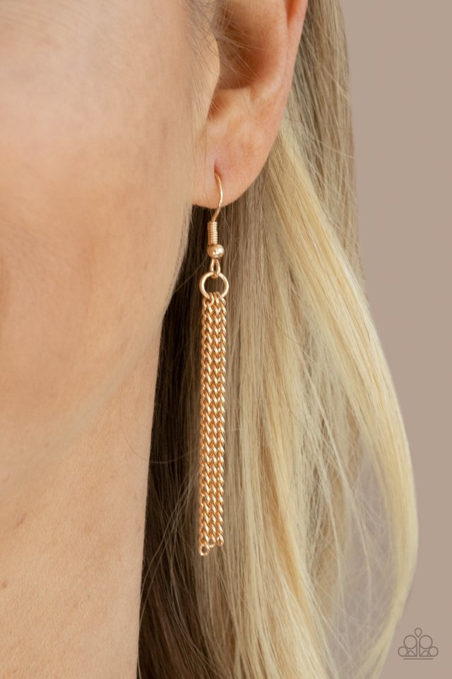 Serenely Scalloped - Gold - Paparazzi Necklace Image