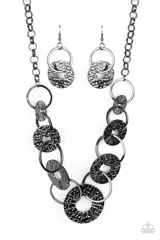 Industrial Envy - Black - Paparazzi Necklace Image