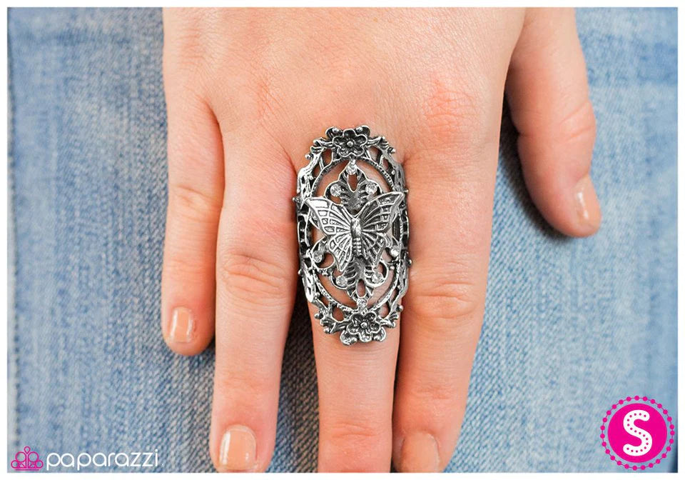 Anillo Paparazzi ~ Burlesque - Blanco