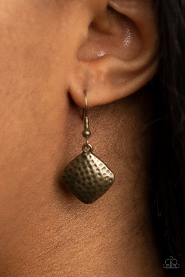 ​Keeping It RELIC - Brass - Paparazzi Necklace Image