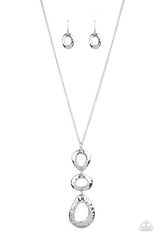 ​Gallery Artisan - Silver - Paparazzi Necklace Image