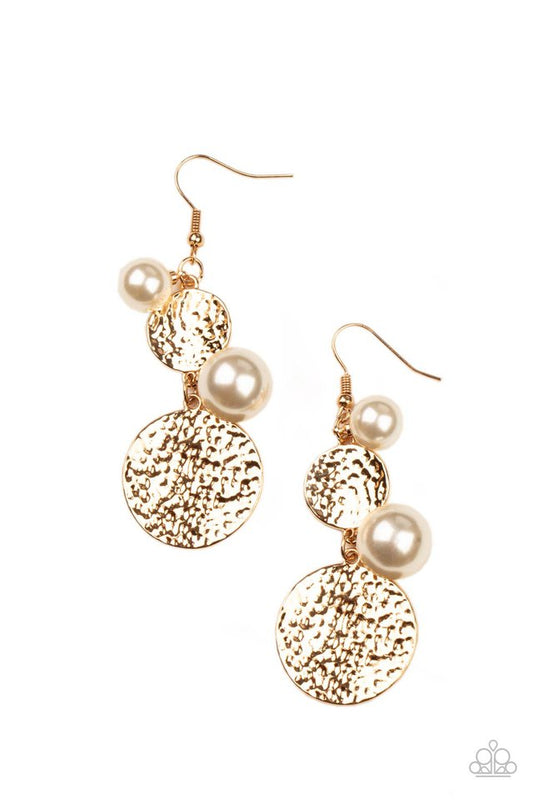 Pearl Dive - Gold - Paparazzi Earring Image