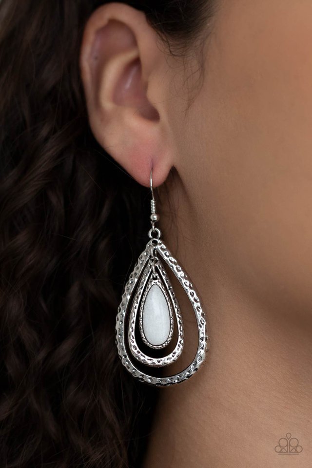 Paparazzi deals teardrop earrings