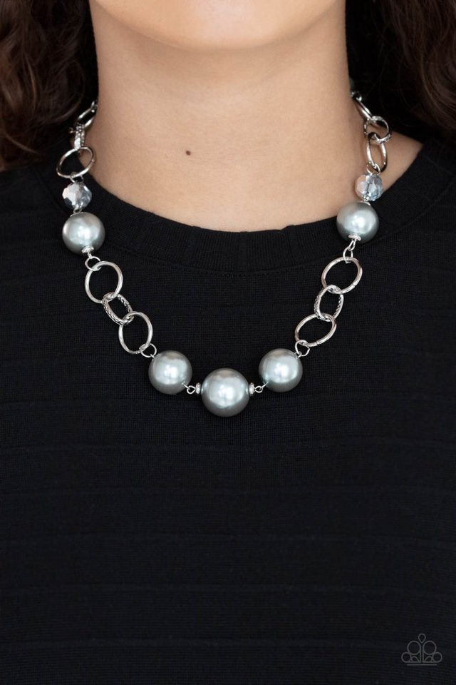 Silver pearl deals necklace paparazzi