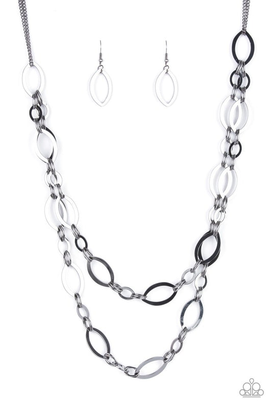 The OVAL-achiever - Black - Paparazzi Necklace Image