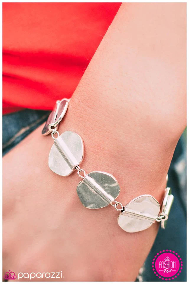 Pulsera Paparazzi ~ Piedra Rosetta - Blanco
