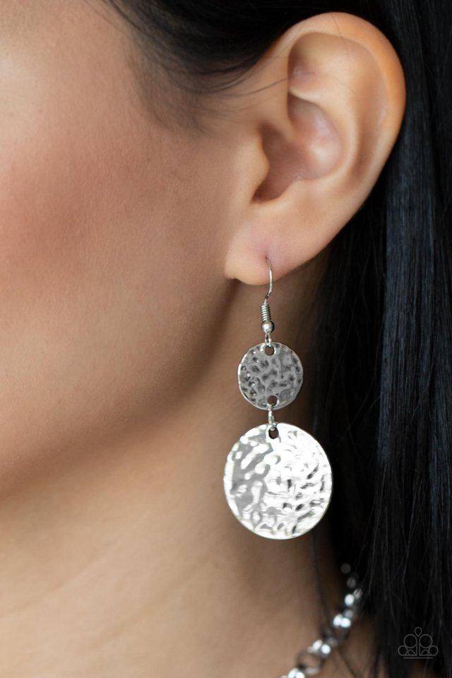 Grounded Glamour - Black - Paparazzi Necklace Image