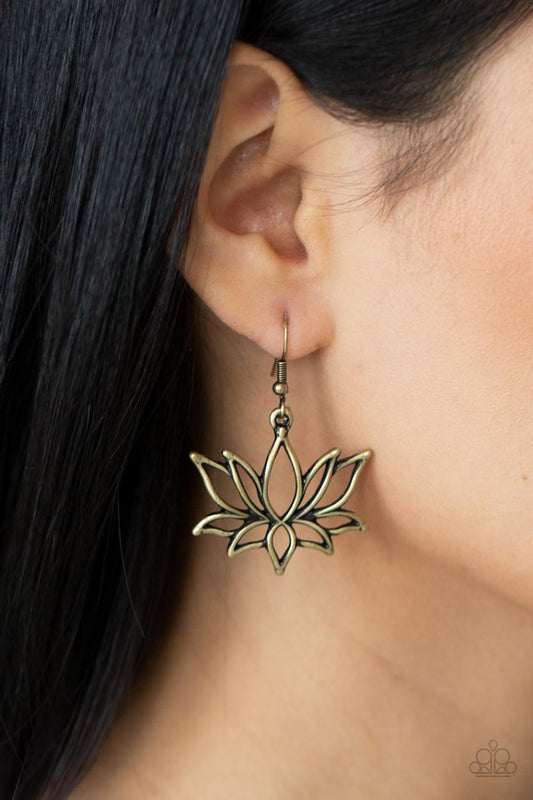 Lotus Ponds - Brass - Paparazzi Earring Image