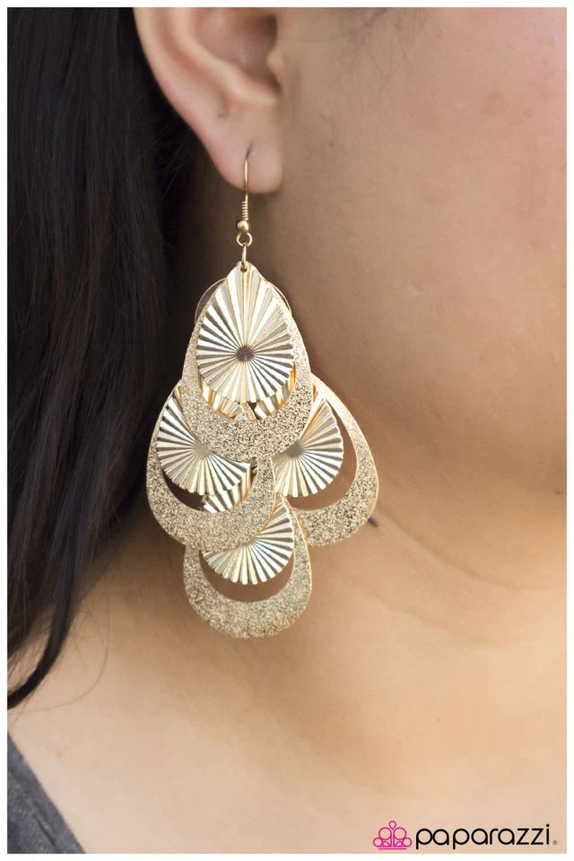 Paparazzi Earring ~ Glitterazzi - Gold