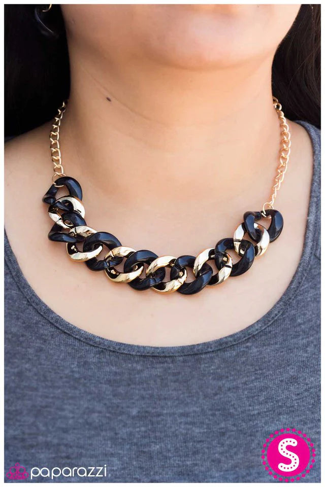 Collar Paparazzi ~ Unir fuerzas - Negro