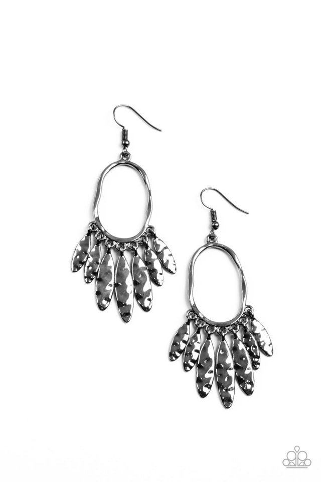 Artisan Aria - Black - Paparazzi Earring Image