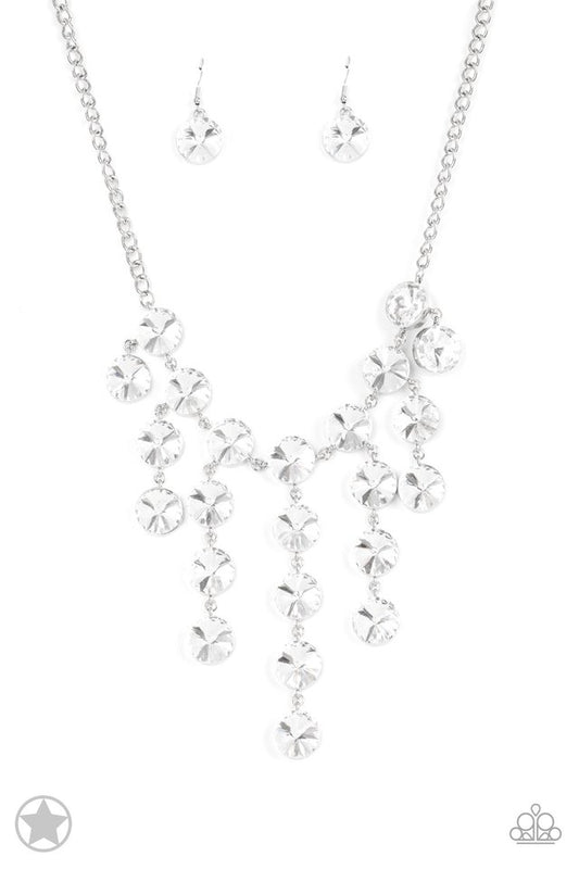 Spotlight Stunner - Paparazzi Necklace Image