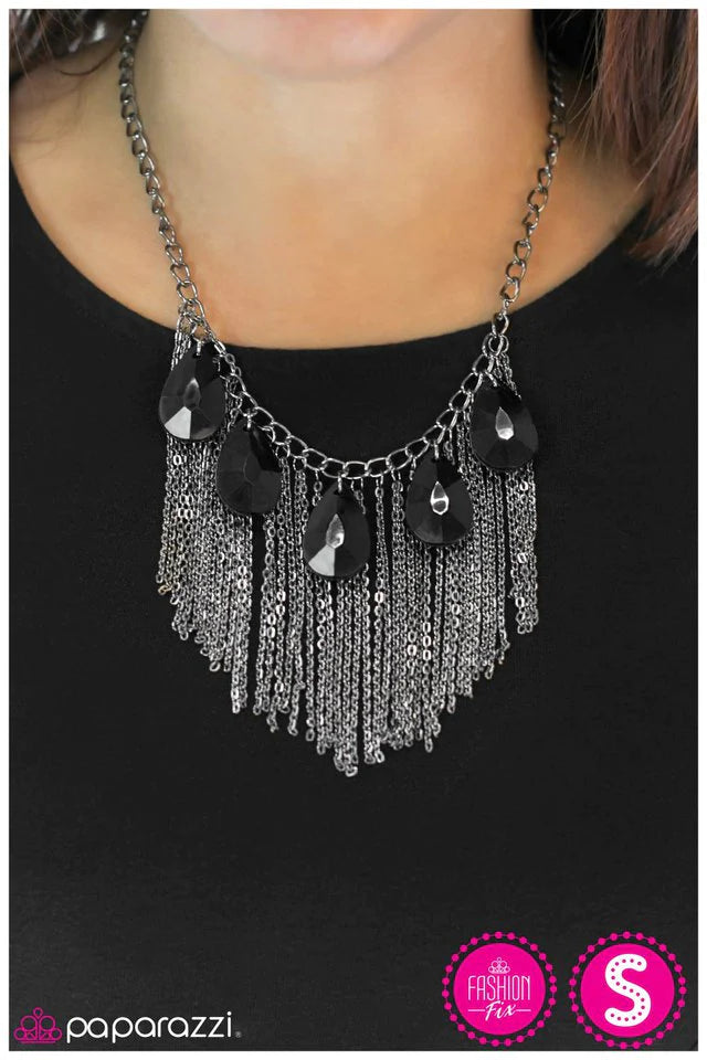 Collar Paparazzi ~ Llegada real - Negro