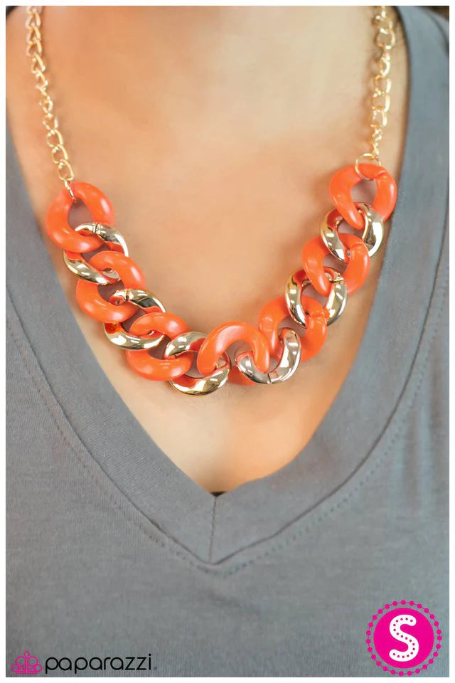 Collar Paparazzi ~ Unir fuerzas - Naranja
