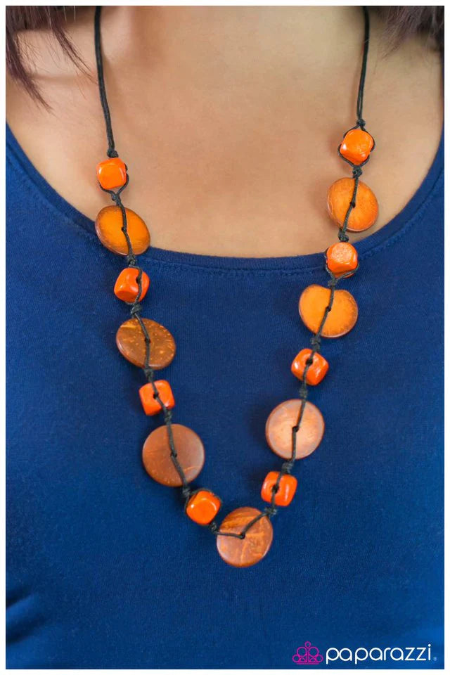 Collar Paparazzi ~ Boardwalk Beauty - Naranja