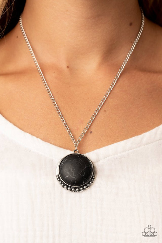 Mojave Moon - Black - Paparazzi Necklace Image