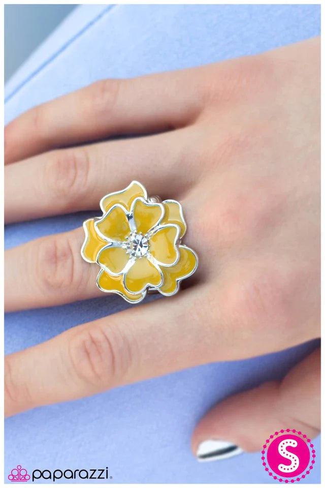 Anillo Paparazzi ~ Dandy Dandelion - Amarillo