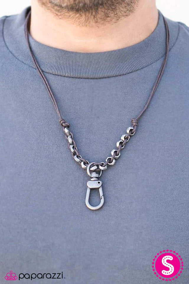 Collar Paparazzi ~ El hombre varonil - Negro