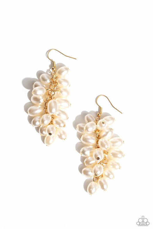 Pearl Posse - Gold - Paparazzi Earring Image
