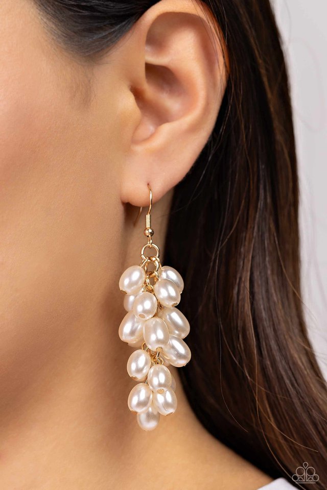 Paparazzi on sale pearl earrings