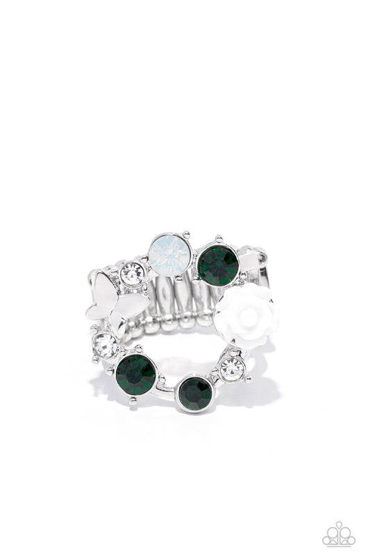 Anillo Paparazzi ~ Mariposa Bustle - Verde
