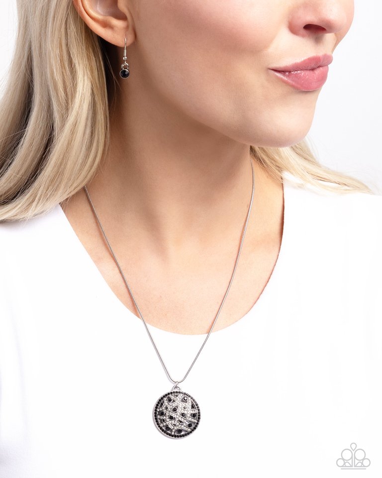 Paparazzi Necklace ~ Exclusive Emblem - Black – Paparazzi Jewelry