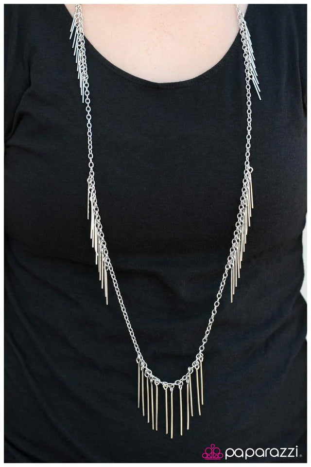 Collar Paparazzi ~ Mystique - Plata