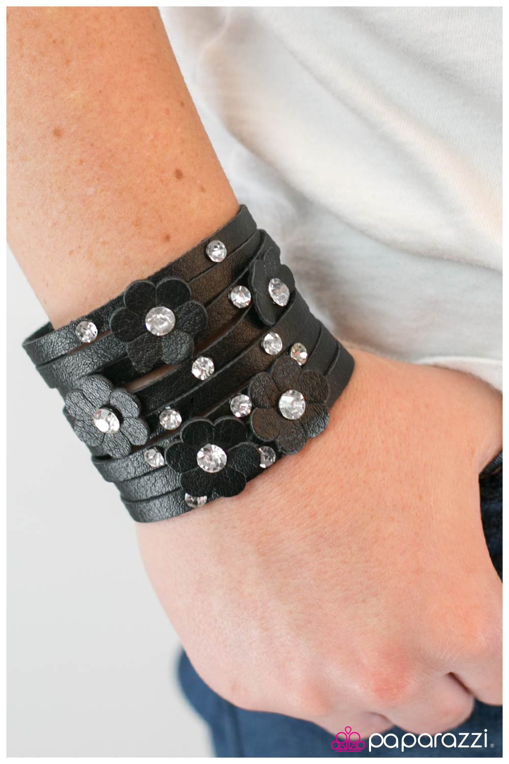 Paparazzi Bracelet ~ Dont Cramp My Style - Black