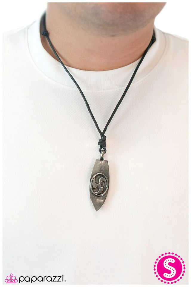 Collar Paparazzi ~ Hang Loose - Negro