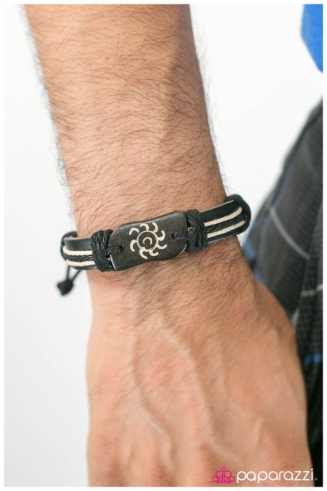 Paparazzi Bracelet ~ Sun Daze - Black