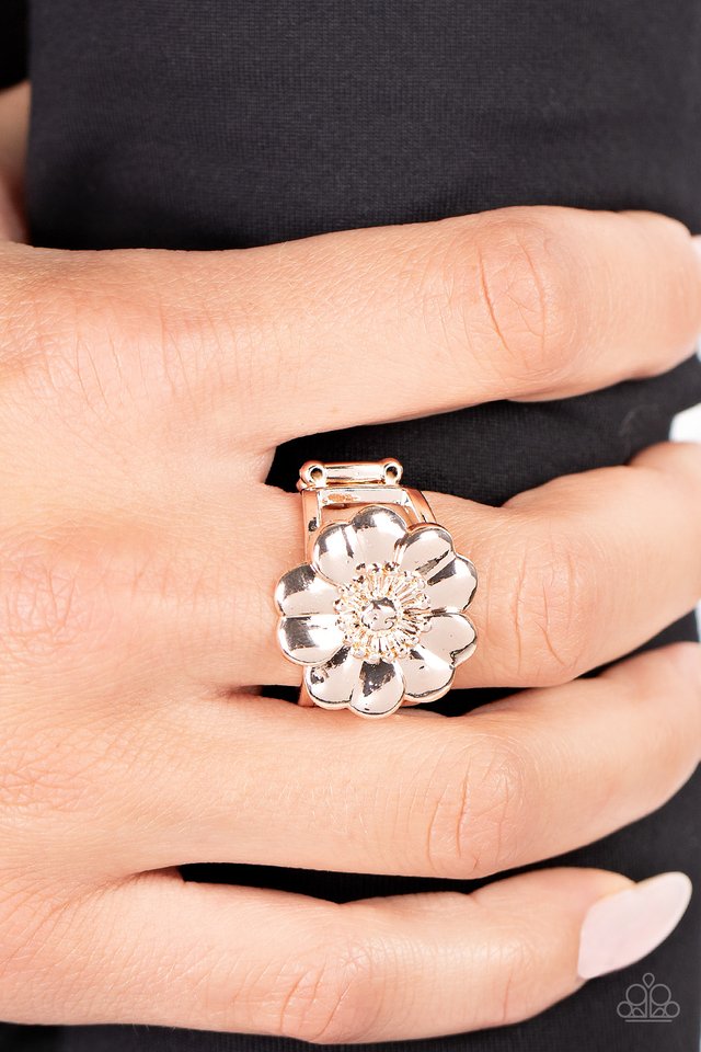 Paparazzi flower clearance ring