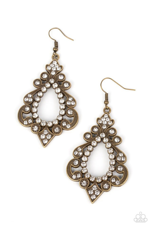 Fit for a DIVA - Brass - Paparazzi Earring Image