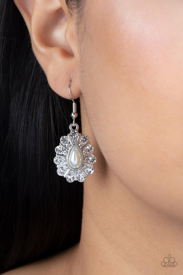 High end deals elegance white earring