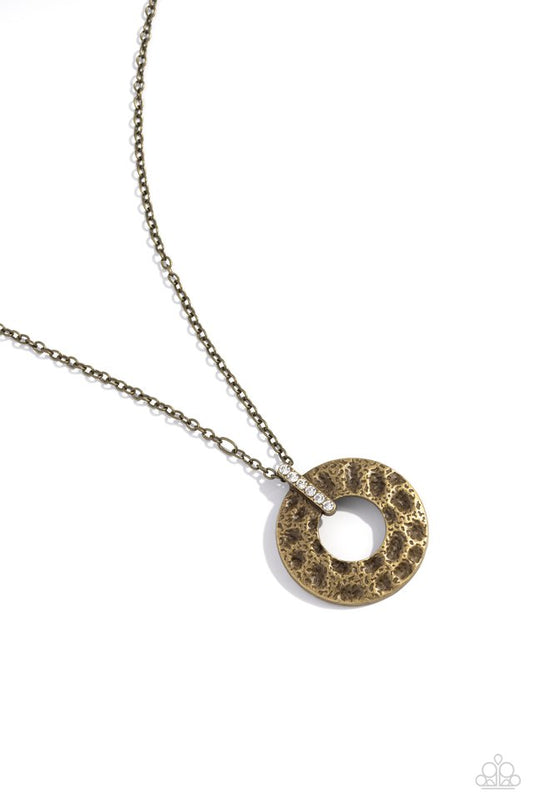 Modern Memento - Brass - Paparazzi Necklace Image