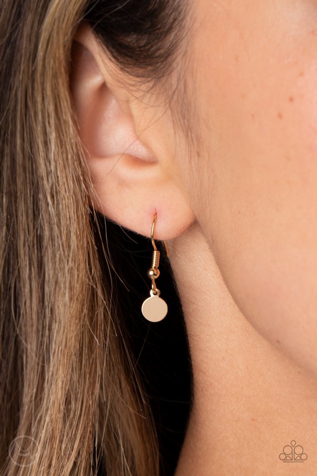 Champagne Catwalk - Gold - Paparazzi Necklace Image